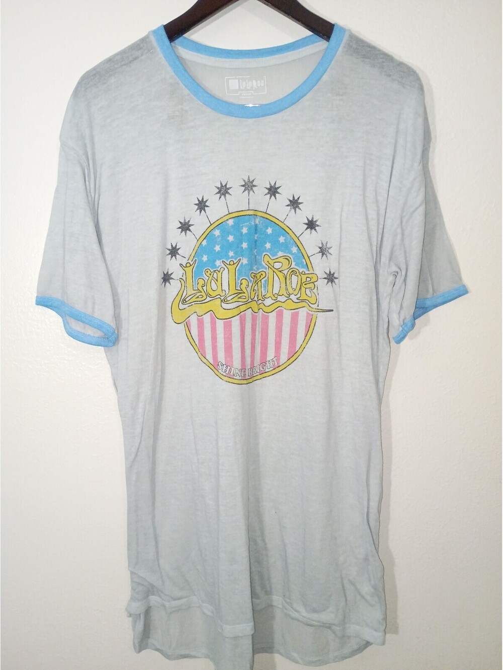 LuLaRoe Large Light Gray Patriotic Graphic Night T-Shirt with Blue Trim